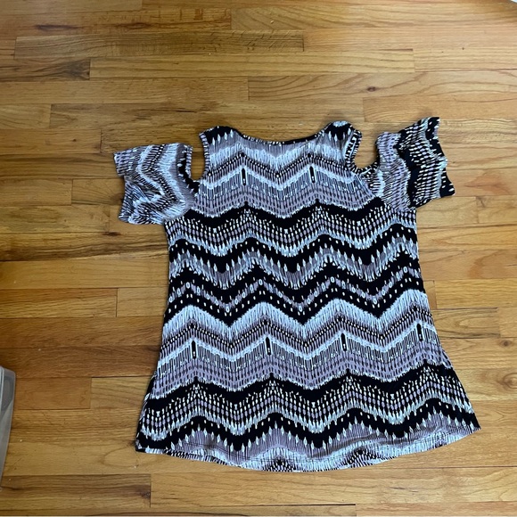 Denim & Company Cold Shoulder Size Medium Women’s Shirt - Picture 2 of 2